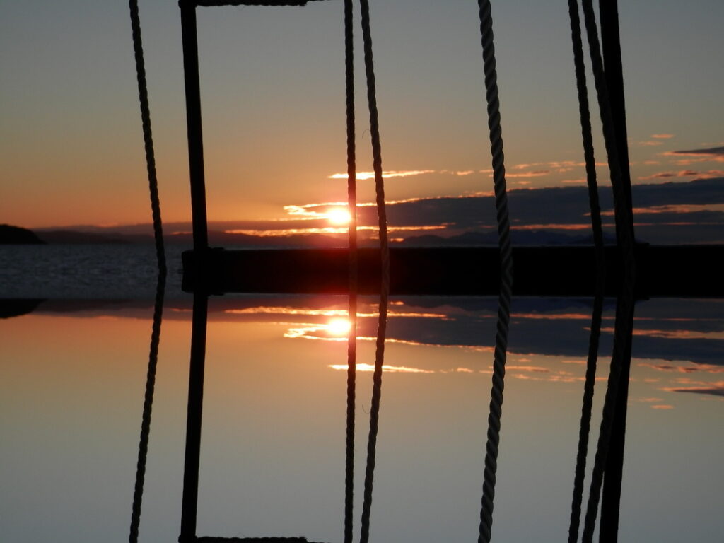 mirror-rigging-sunset